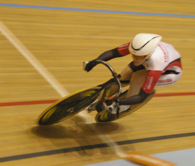 Anna Meares crosses the 200m line Anna Meares crosses the 200m line